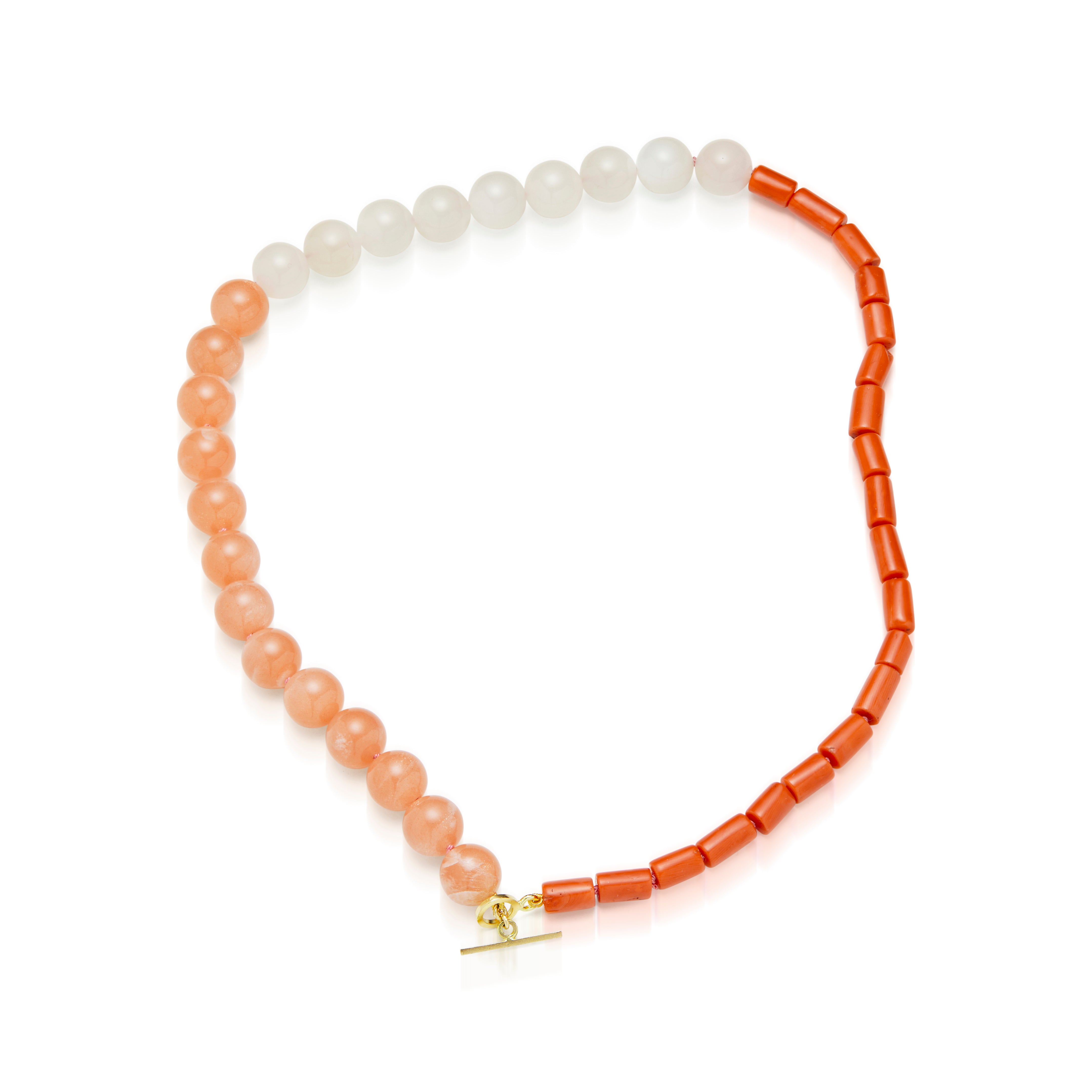 Halskette mit fein abgestimmtem Mondstein und Koralle