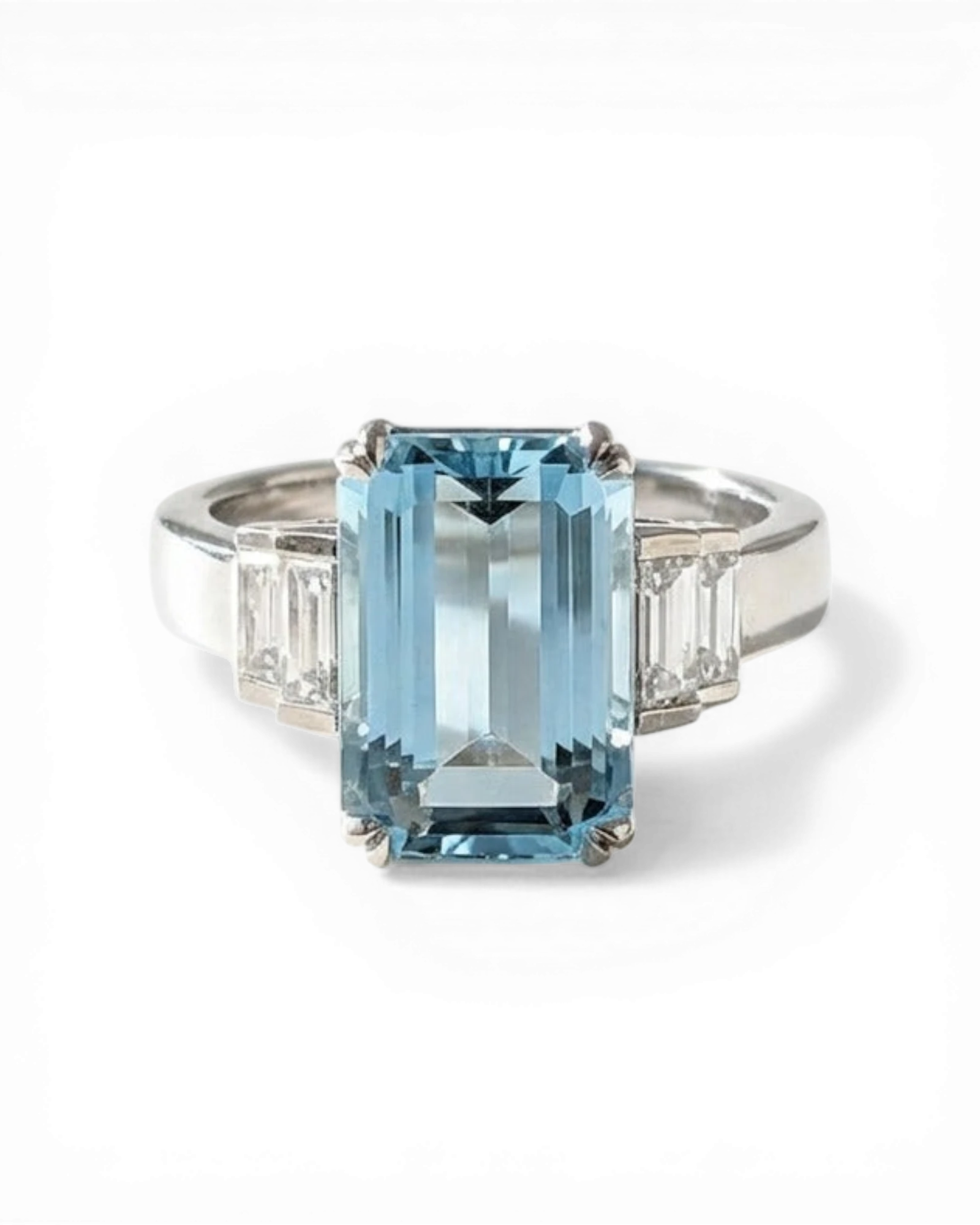 Etapés Solitaire Ring Aquamarine