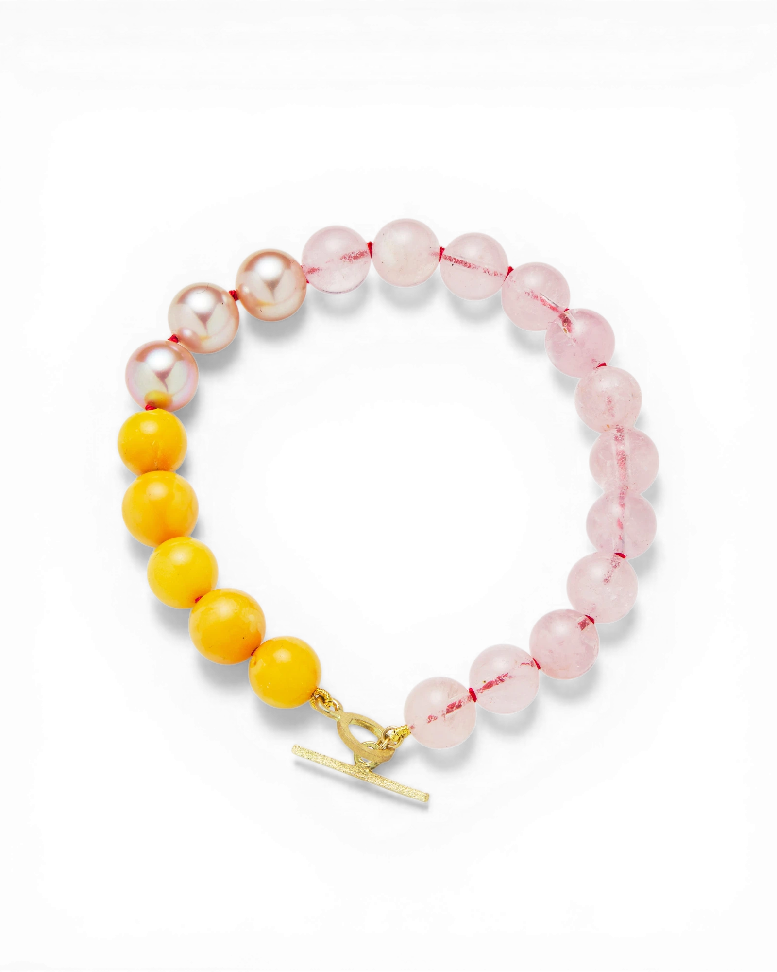 Bracelet with elegant pearls